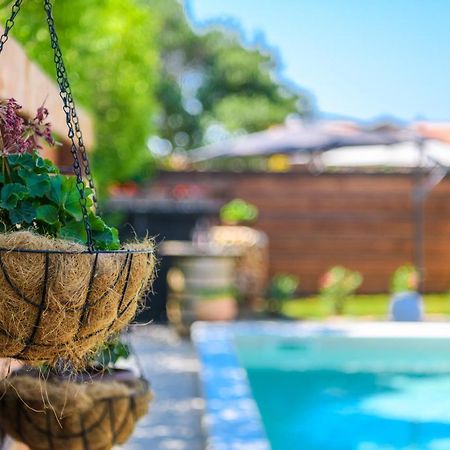 プーラ Haus Rusticaヴィラ エクステリア 写真