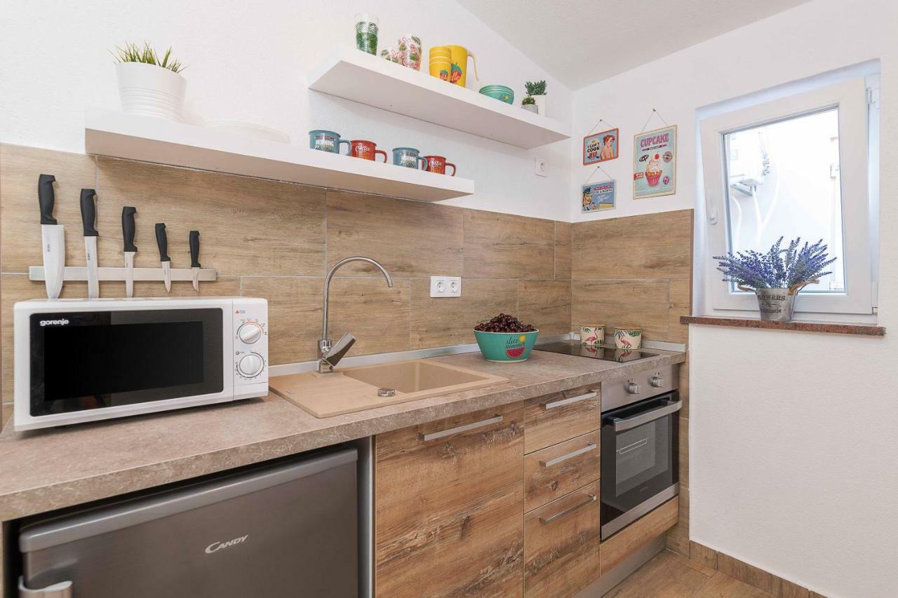 プーラ Haus Rusticaヴィラ エクステリア 写真