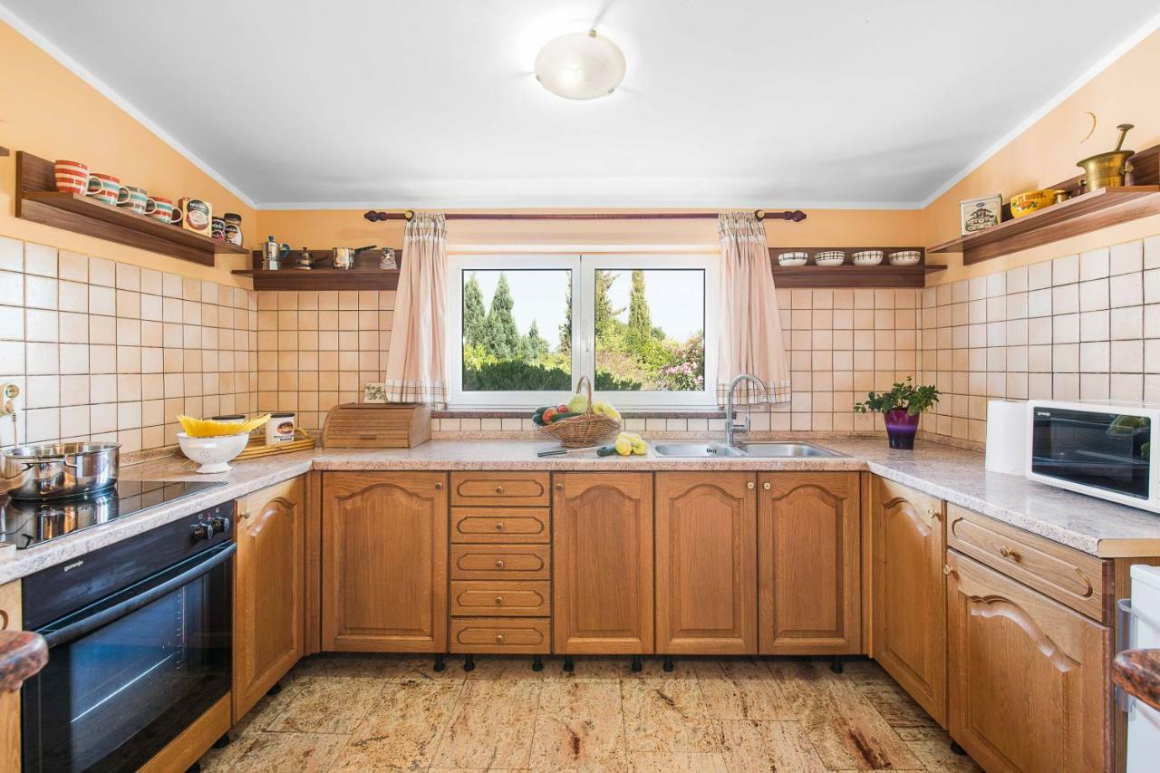 プーラ Haus Rusticaヴィラ エクステリア 写真