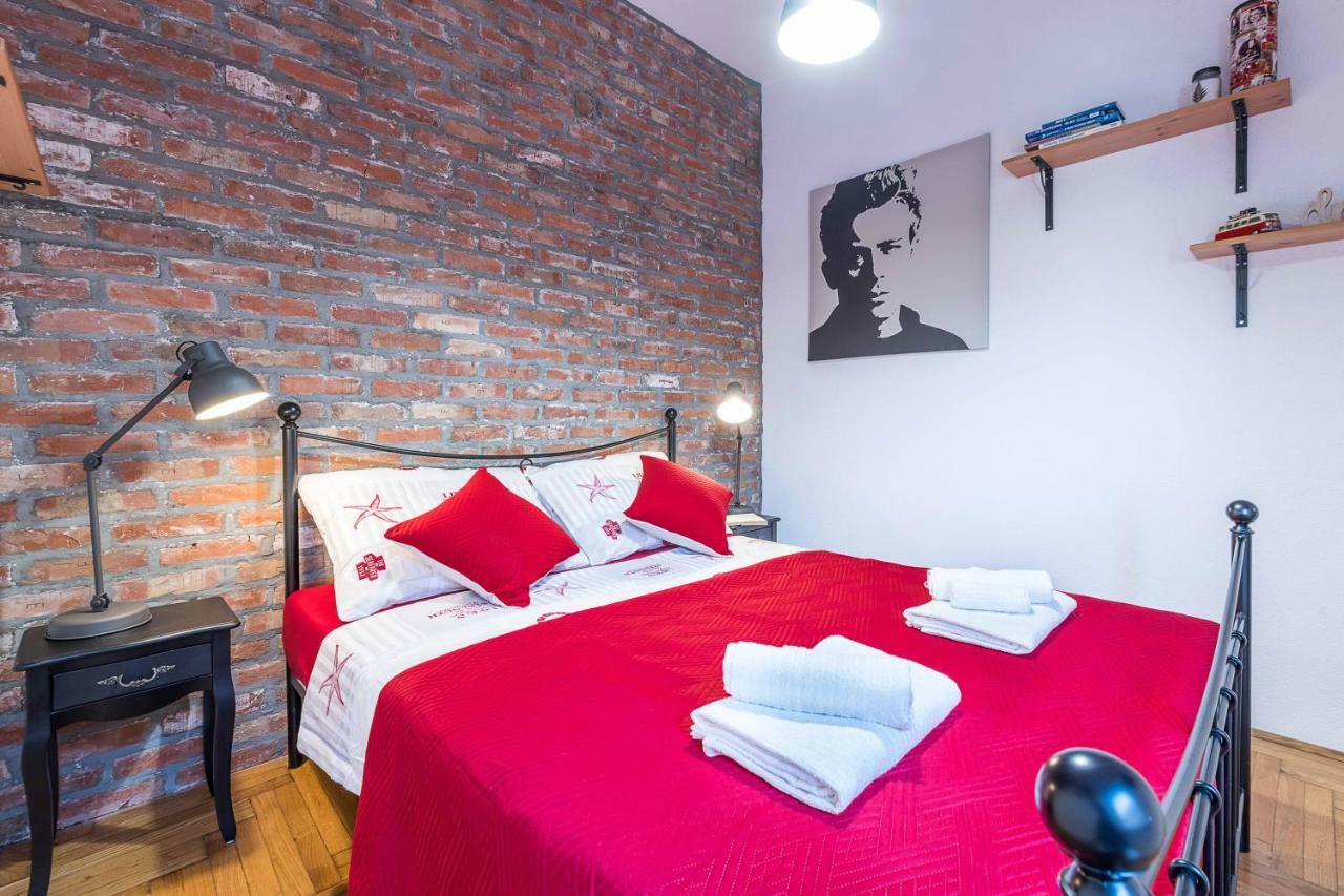 プーラ Haus Rusticaヴィラ エクステリア 写真